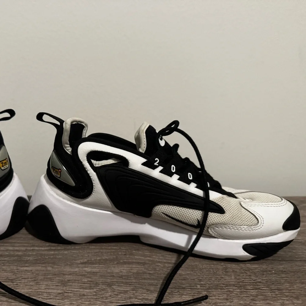 Nike Zoom 2K White/Black AO0354-101 Size 6